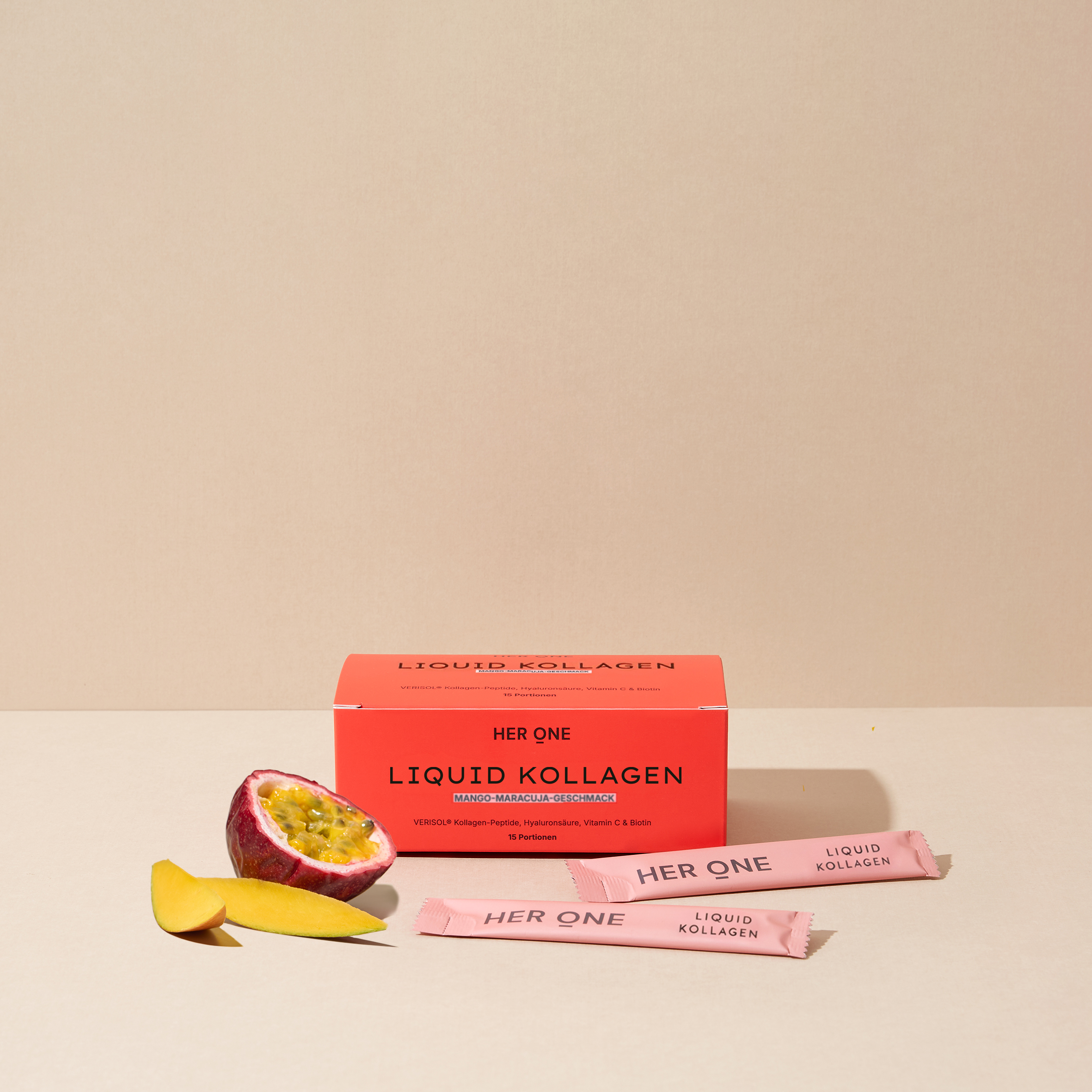Lot de 15 sachets de collagène liquide à la mangue et au fruit de la passion, enrichi en biotine et en zinc, pour prendre soin de votre beauté au quotidien de l'intérieur.