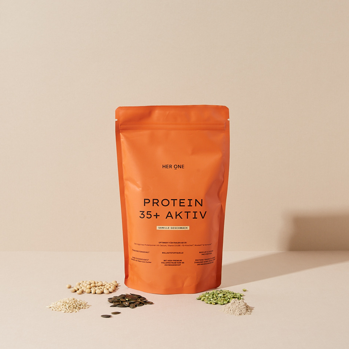 Picture shows our Protein 35+ Active incl. mixed product and natural ingredients