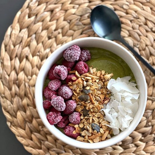 Rezept: Matcha-Bowl mit Inner Beauty - HER ONE - The Future of Well-being