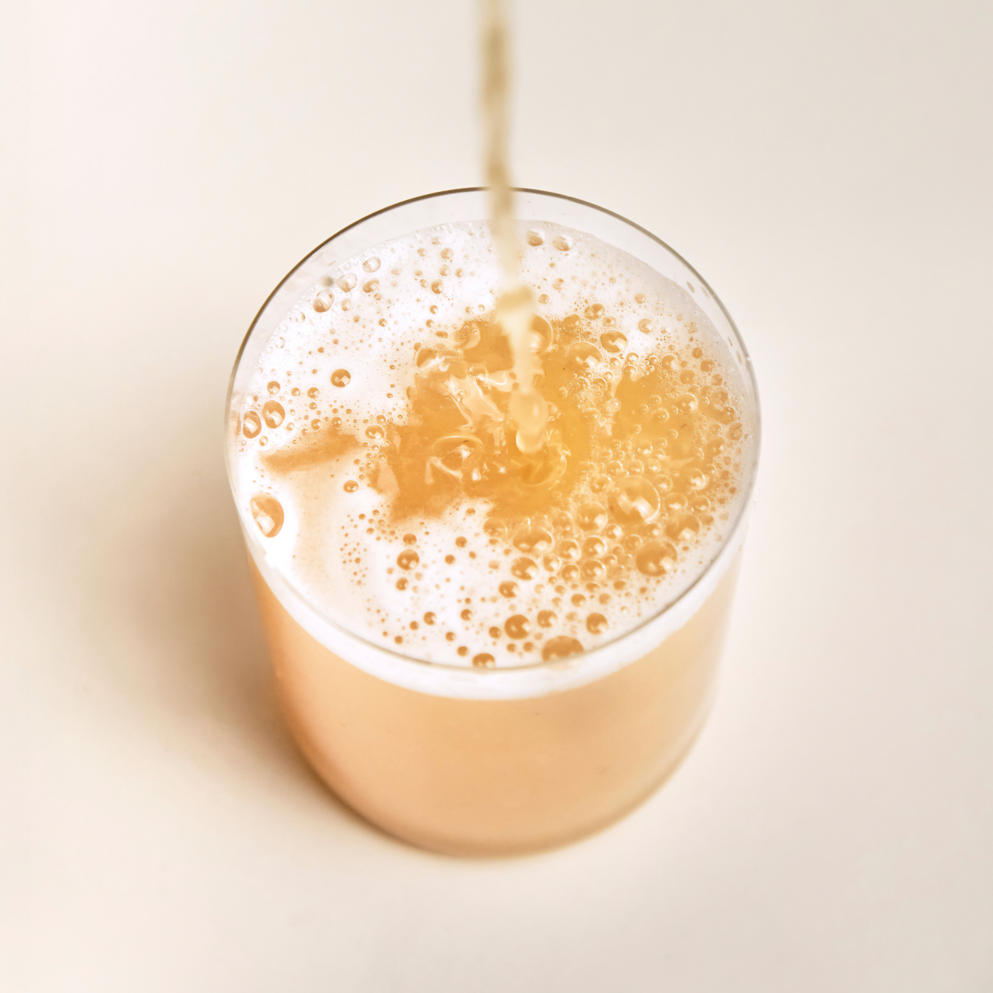 Hochwertiger Nährstoff-Mix aus Vitaminen und Mineralien mit fruchtigem Geschmack für einen gesunden Lebensstil.