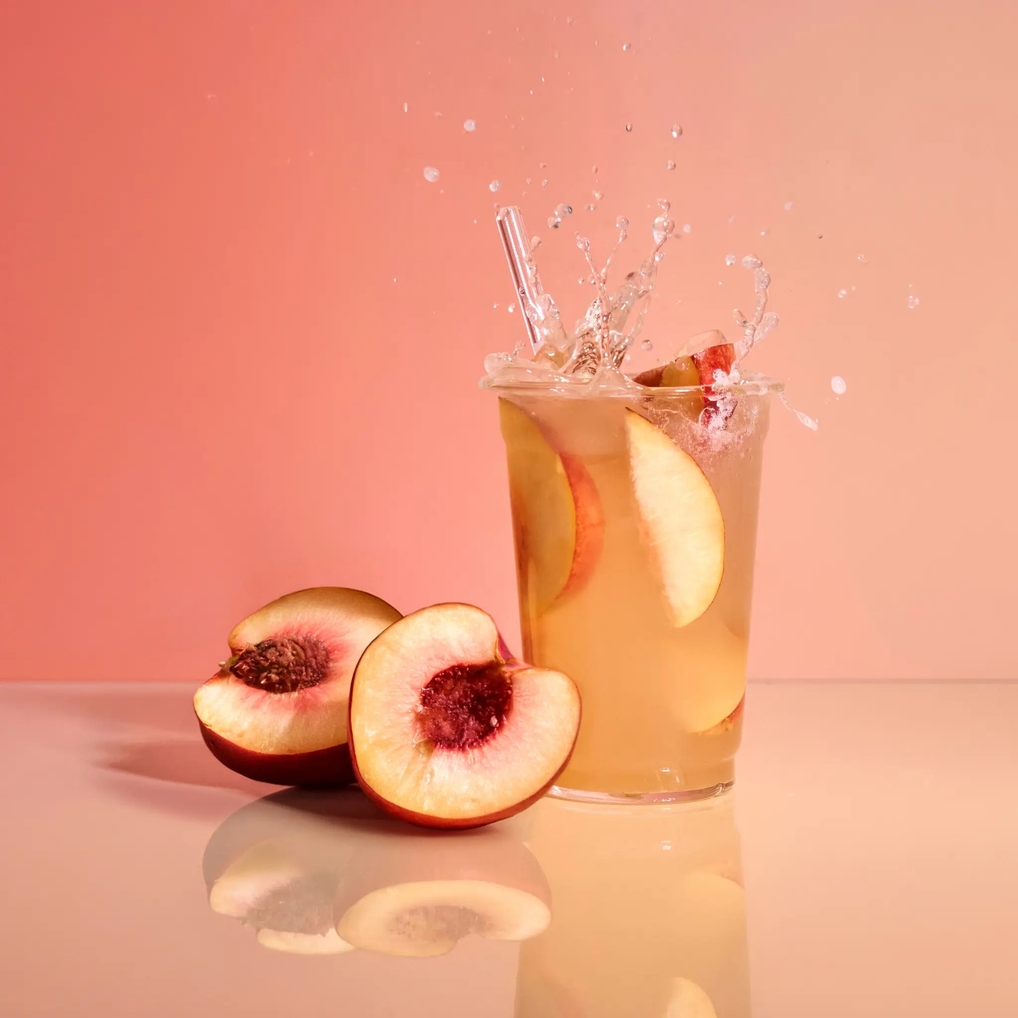 Erfrischender Nährstoff-Drink mit Pfirsichgeschmack für effektive Aufnahme und tägliche Energieunterstützung.