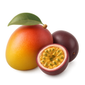 Eine reife Mango mit Blatt und zwei Passionsfrüchte, eine davon halbiert, vor einem sanften Farbverlauf.