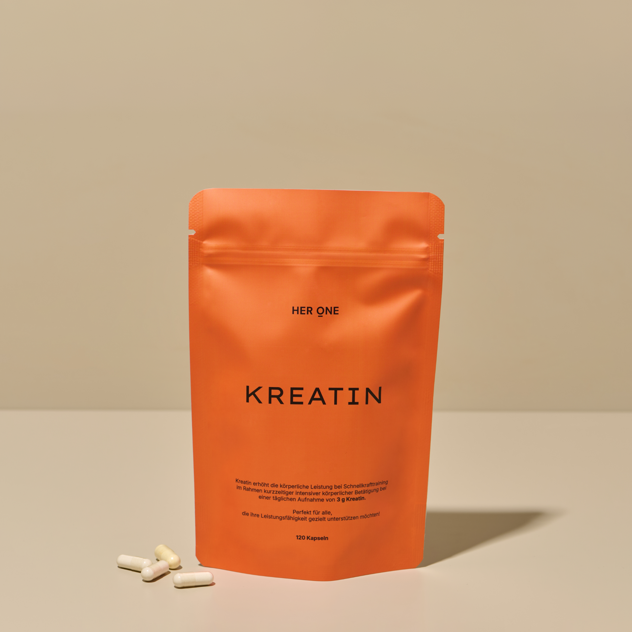 Maximale Fitness-Unterstützung: HER ONE Kreatin-Kapseln fördern Regeneration und Muskelkraft nach dem Yoga oder Sport.