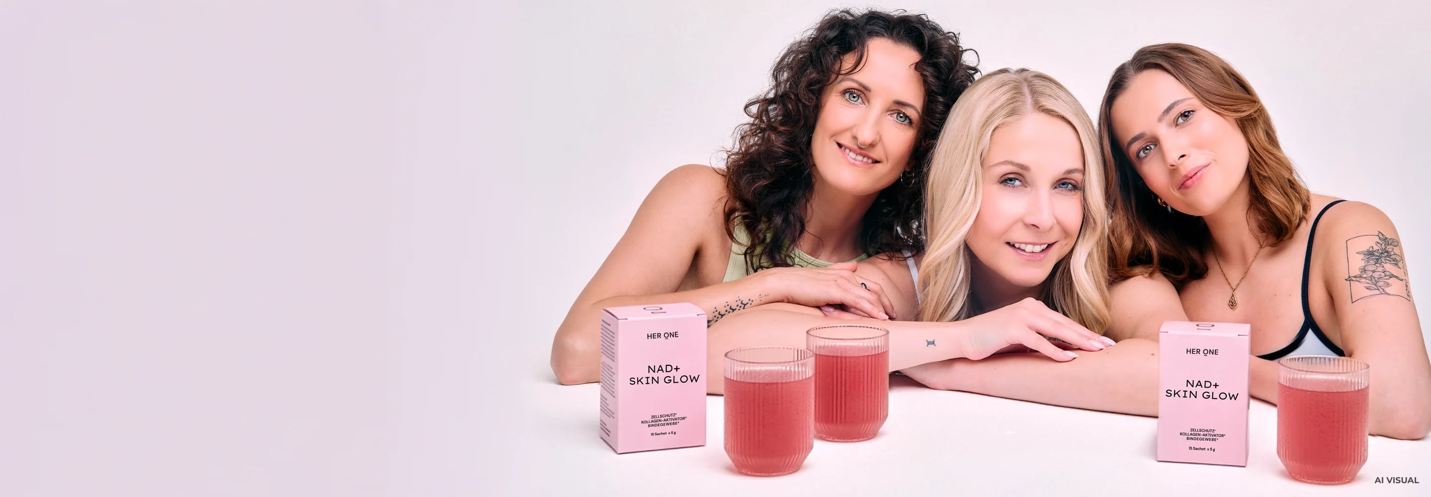 Drei Frauen mit HER ONE NAD+ SKIN GLOW – KI-generiertes Bild.