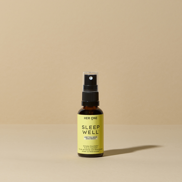 Sleep Well Spray Flasche von Her One, beige Hintergrund