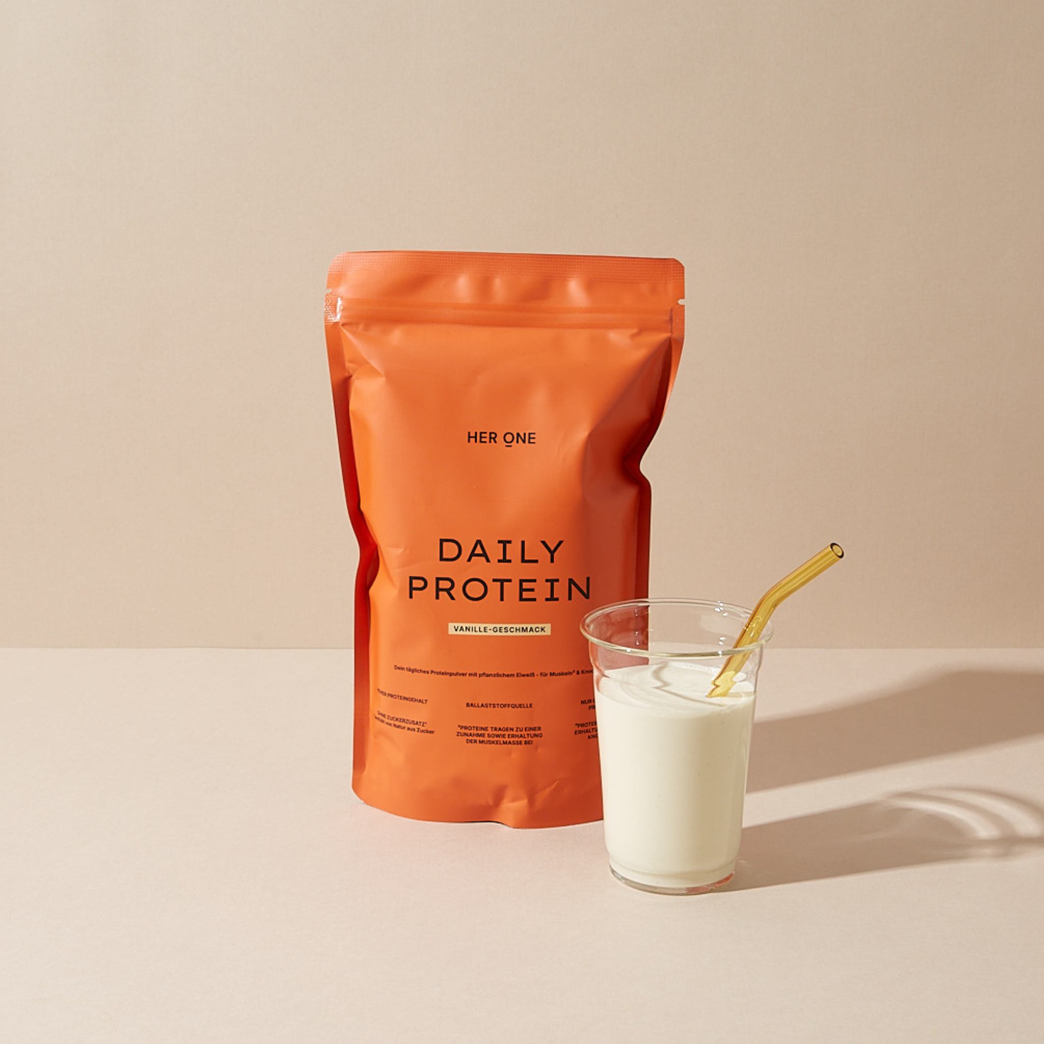 Her One DAILY PROTEIN (vanilla). Plant-based protein powder for muscles and bones, rich in fiber.