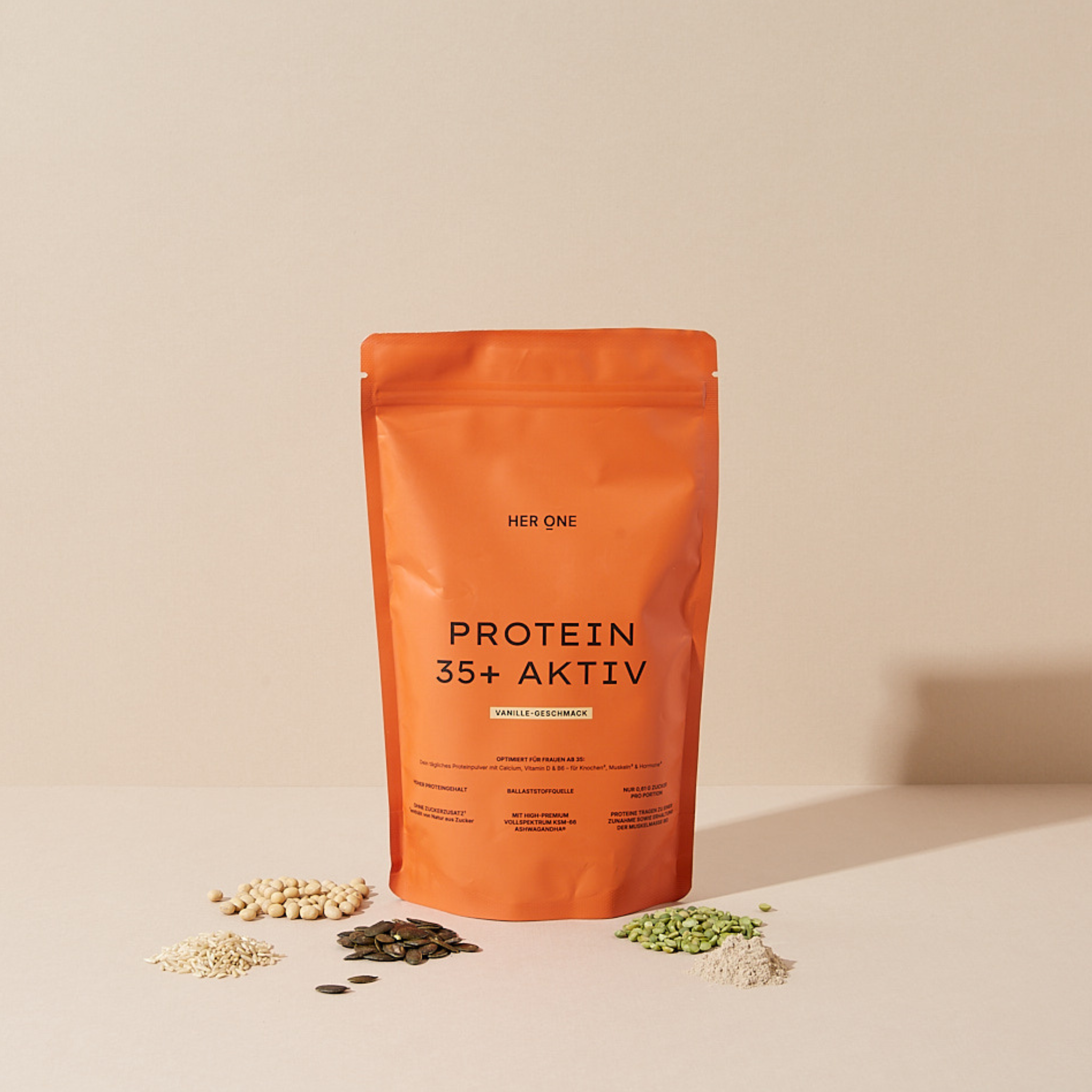 Picture shows our Protein 35+ Active incl. mixed product and natural ingredients