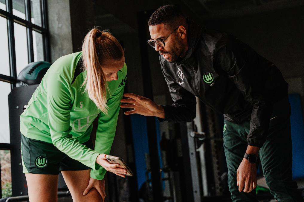 Download video: Omar Rüppel, Head Physiotherapist of the VfL Wolves, on cycle-based training