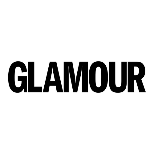La scritta "GLAMOUR" in lettere maiuscole nere su sfondo bianco.