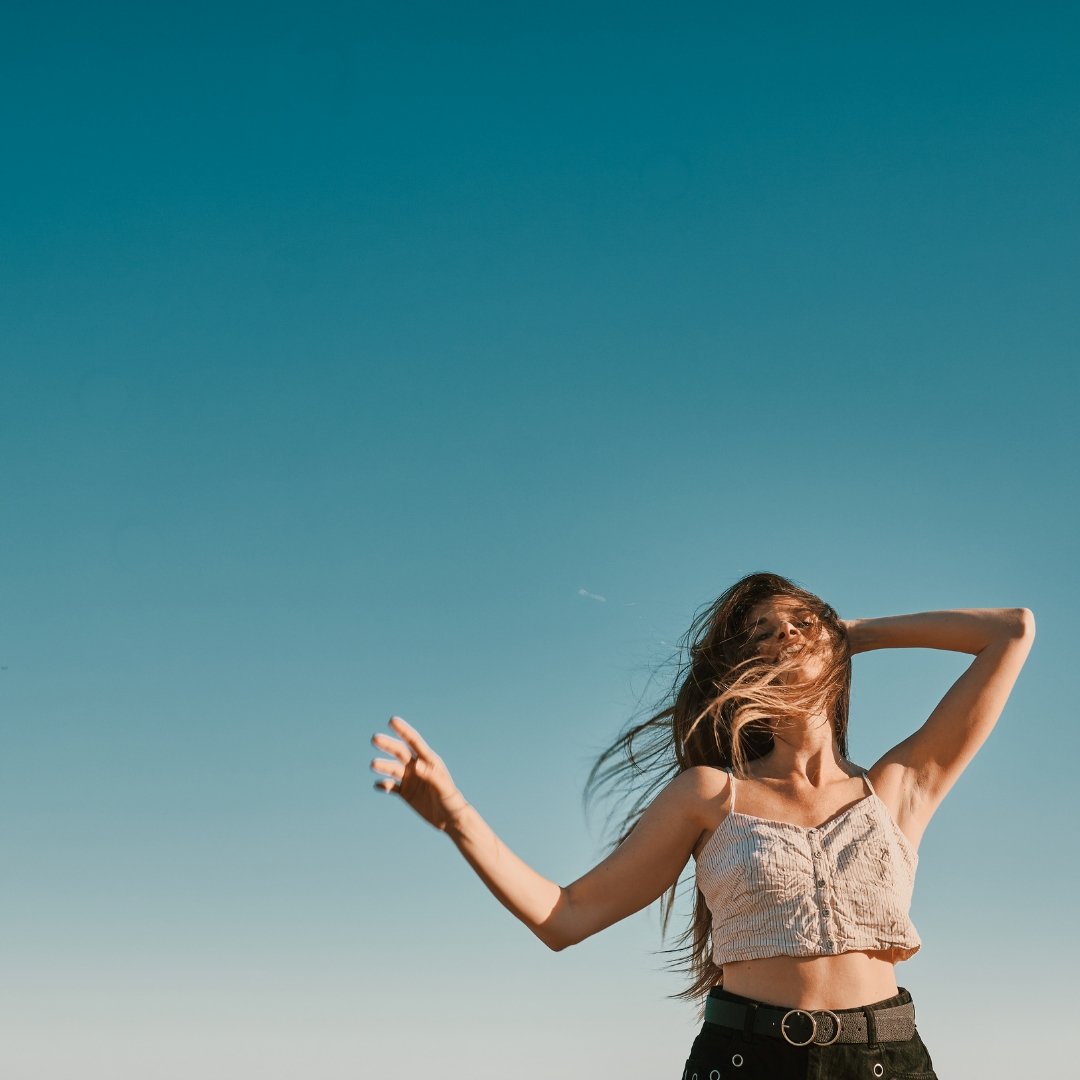 Zomer, zon, geluk - en de beste bescherming tegen zonnestralen - HER ONE - De toekomst van welzijn